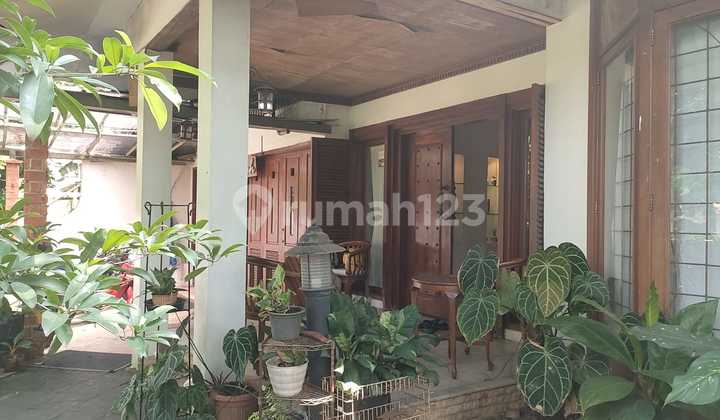 Ready-to-Occupy House in Strategic Location at Mega Cinere
