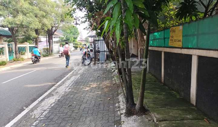 Rumah Lama Di Lokasi Strategis Kemandoran Jakarta Selatan. 2