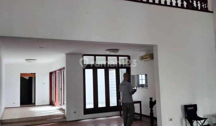 Rumah Lama Lokasi Strategis Di Cipaku Kebayoran Baru Jakarta Selatan. 2