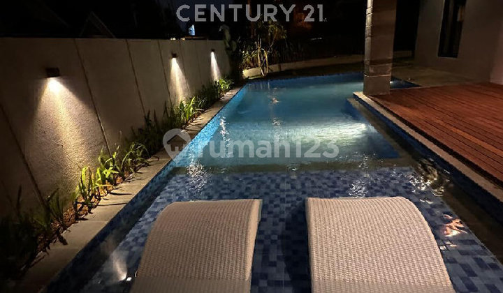 Modern Luxury & Elegance Home With Private Swimming Pool  1