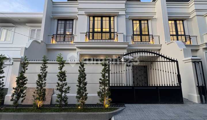 Dijual Brand New Rumah Mewah American Classic dengan Rooftop di Cempaka Putih 2