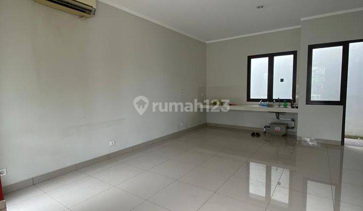 Rumah Depan Danau Cluster Burgundy Summarecon 2