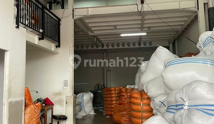 Gudang siap huni di Jakarta Barat