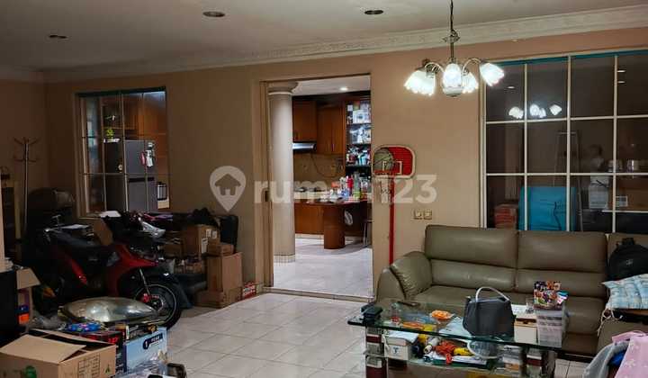 Rumah Asri dan Siap Huni di Lippo Karawaci Rumah Asri dan Siap Huni di Lippo Karawaci