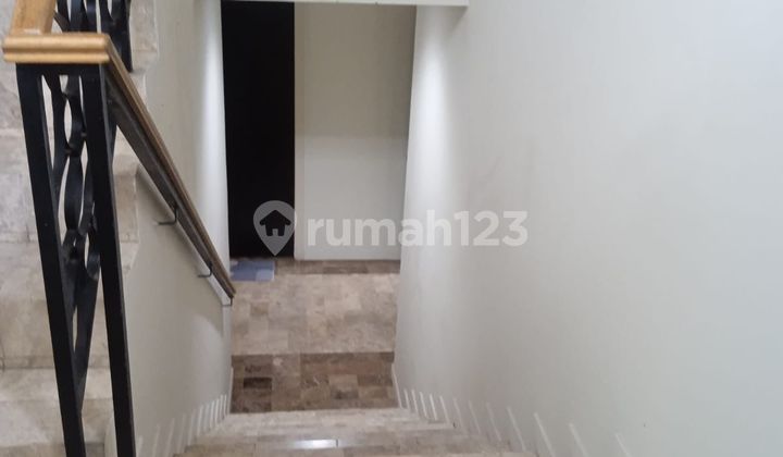 Rumah Asri Di Pondok Indah 2