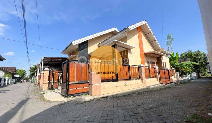 Rumah Wedomartani Posisi Hook Kawasan Pemukiman Lama 1