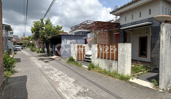 Selling House on Jalan Kabupaten Inside Ringroad, Negotiable Until Deal 2