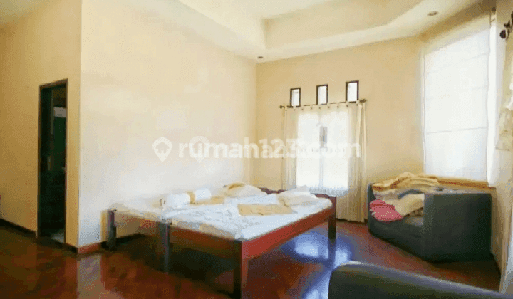Rumah mewah artistik 2 lantai + kolam renang anak di dekat UMM 3 kota malang 2