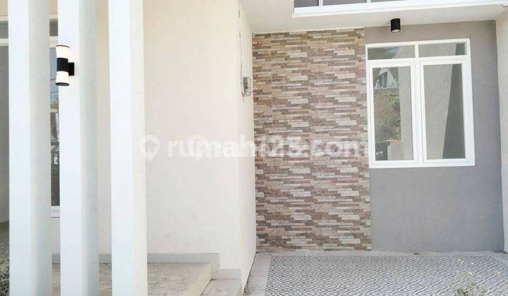 Rumah baru bagus dan modern lokasi di boulevard jalan utama perumahan mutiara bandulan kota Malang 3