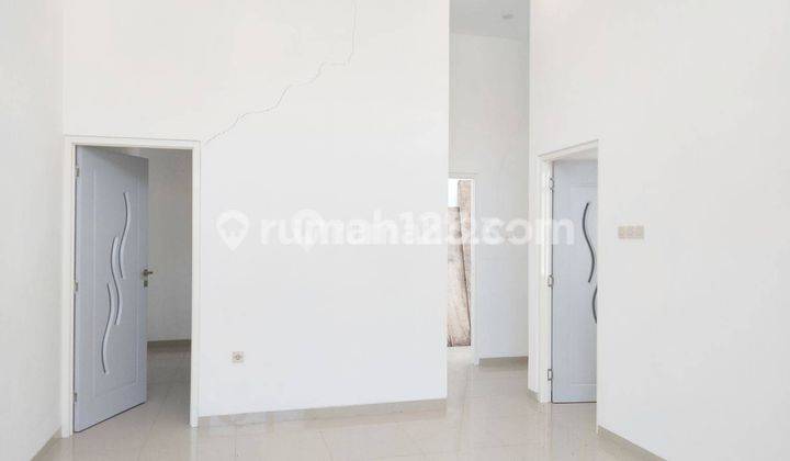 Rumah baru bagus dan modern lokasi di boulevard jalan utama perumahan mutiara bandulan kota Malang 5