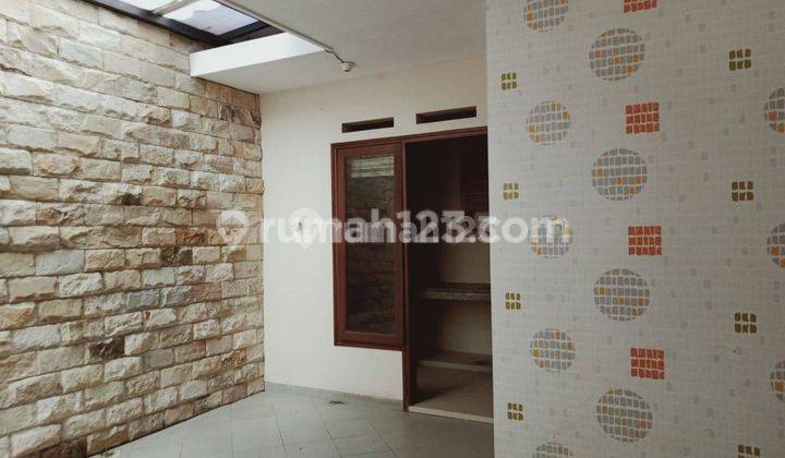 Rumah bagus modern 2 lantai siap huni di Villa Puncak Tidar kota Malang 4