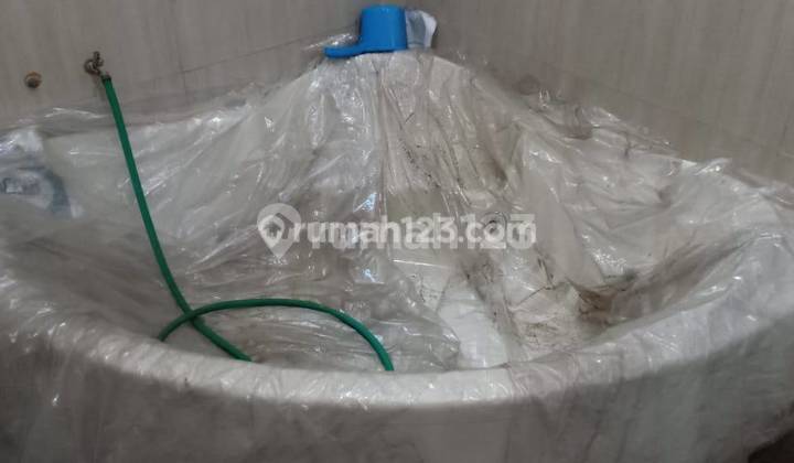 Rumah bagus modern berkualitas lengkap dgn jakuzi 2 lantai di VPT 4