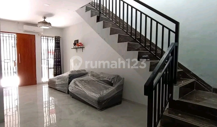 DI JUAL RUMAH 2 LANTAI DI BEVERLY BATAM CENTRE 13