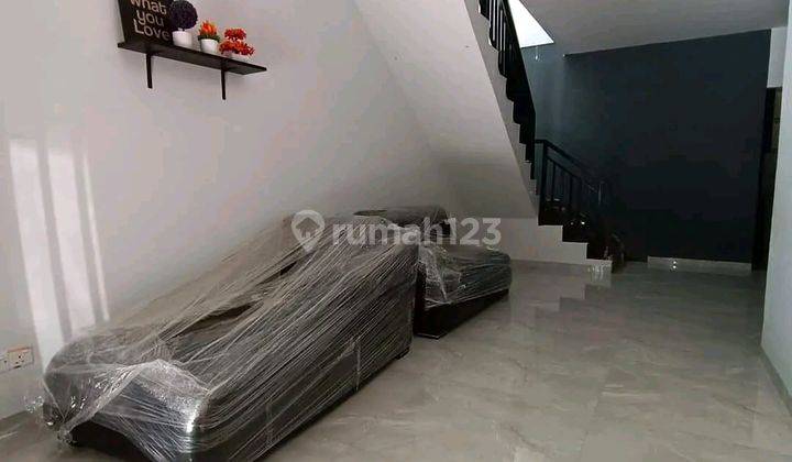 DI JUAL RUMAH 2 LANTAI DI BEVERLY BATAM CENTRE 17