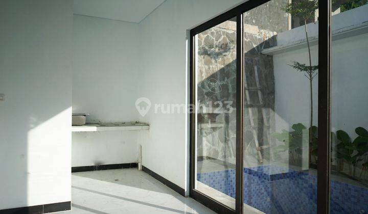 VILA MEWAH DIJUAL MURAH TEPI PANTAI SERUNI 8