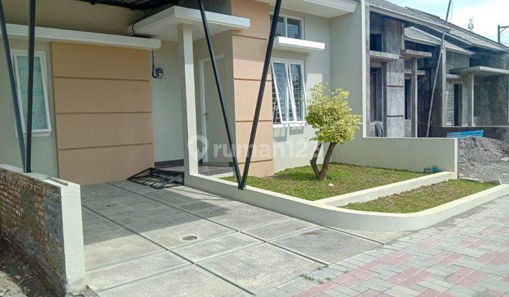 RUMAH SIAP HUNI MURAH TEPI JALAN RAYA PLUNENG 2