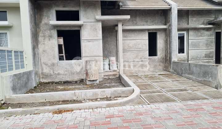 RUMAH SIAP HUNI MURAH GRATIS SEMUA BIAYA DI PLUNENG 5