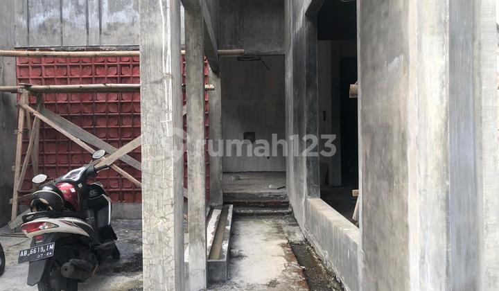 Rumah Mewah Dekat Cyber Mall Sukun Malang 4