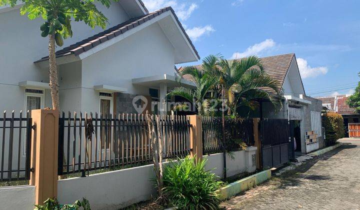 RUMAH SECOND DIJUAL 3 MENIT DARI KAMPUS ISI 1