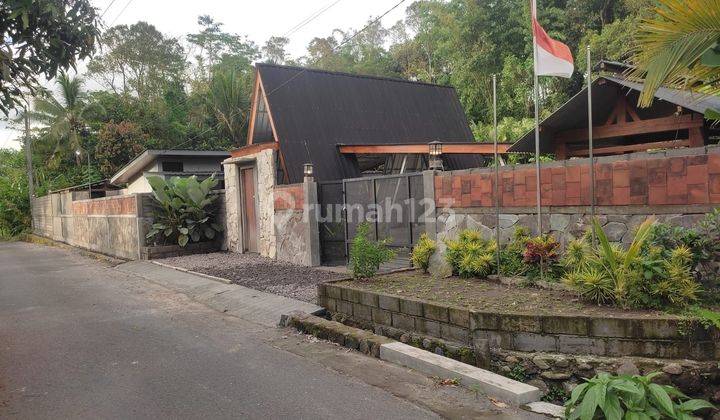 VILLA CANTIK TANAH LUAS TEPI JALAN RAYA DI PAKEM 1