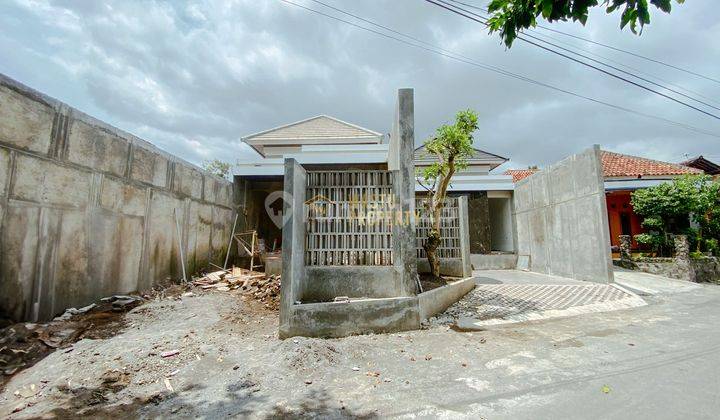 Rumah Baru Tanah Luas Dekat Badara Adi Sutjipto 1