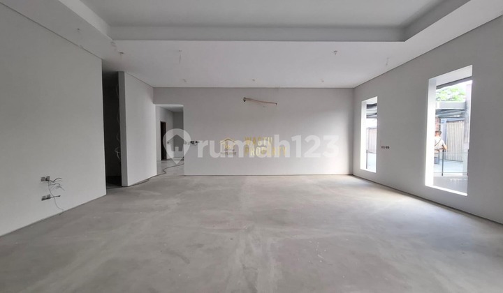 Hunian Megah dengan Privat Poll Cantik di Pamulang 2