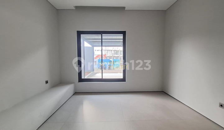 Hunian Luas 2 Lantai Dekat Stasiun MRT Lebak Bulus 2