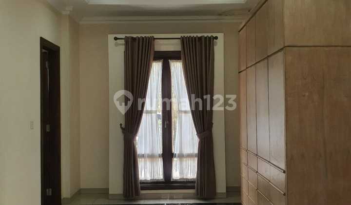 Townhouse Mewah Dekat Universitas Indonesia 2