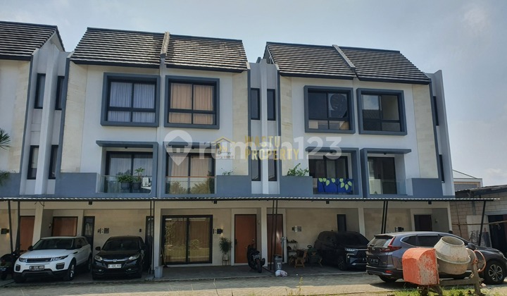 New 3-Story Residence in Jagakarsa Near Toll Access