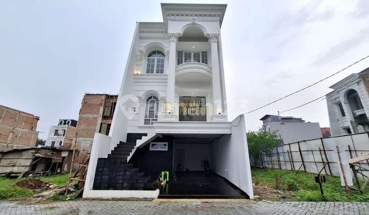 Rumah 3 Lantai Ekslusif di Jakagarsa, Jakarta Selatan