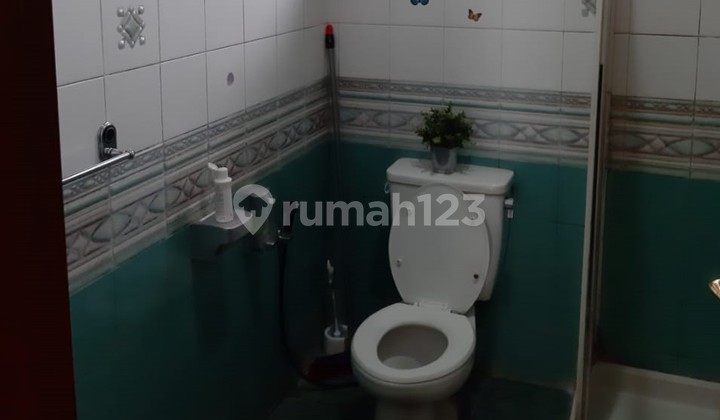 Hunian Second 2 Lantai di Jakarta Selatan Dekat Taman Tanjung 2