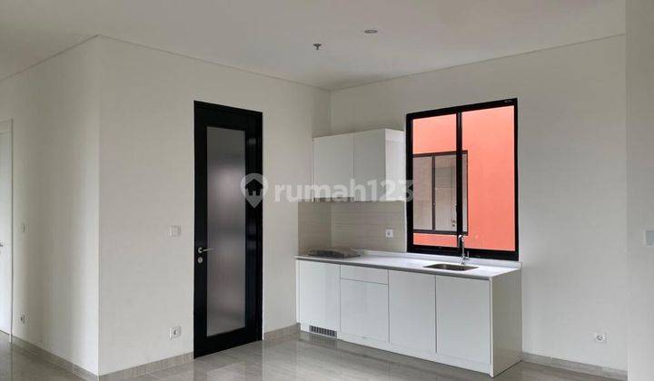 LLOYD Alam Sutera dijual kondisi bagus & siap huni  3