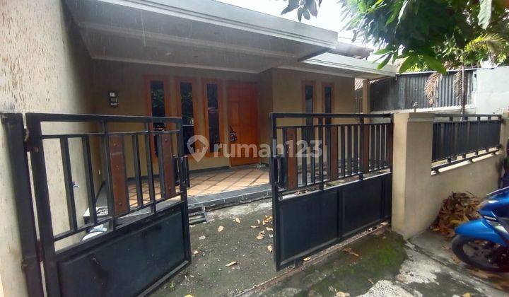 Disewakan Rumah di Tengah Kota Solo, Manahan 1