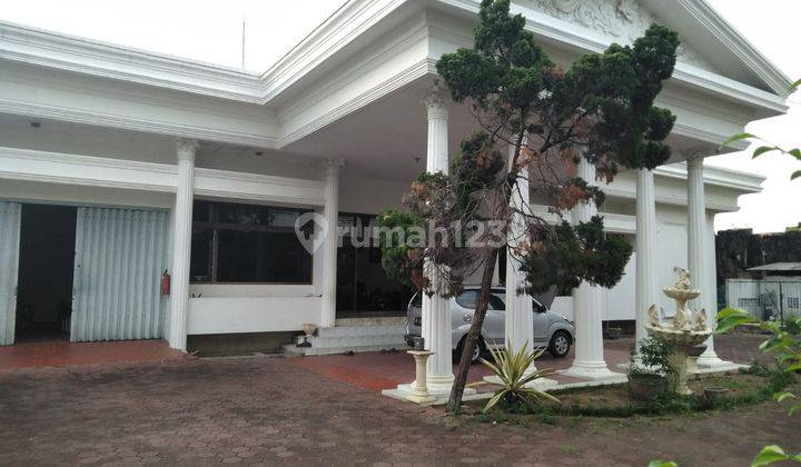 Dijual Rumah Mewah Dekat Dengan Manahan di Kerten, Solo 1