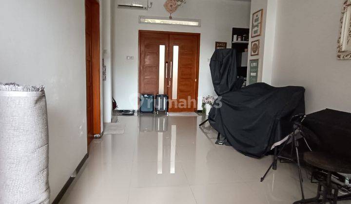 Dijual Rumah Semi Furnish di Kawasan Perumahan Celesta, Gentan 2