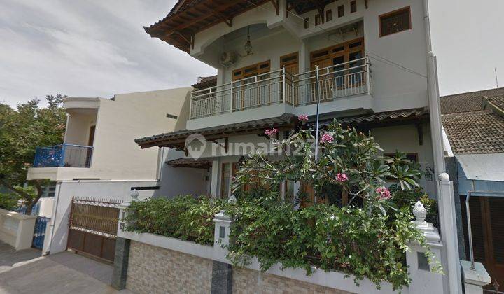 Rumah Full Furnish Tengah Kota Solo, 200 Dari Jl. Slamet Riyadi 1