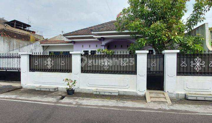 Dijual Rumah Luas Siap huni di Sumber, Banjarsari, Solo 1