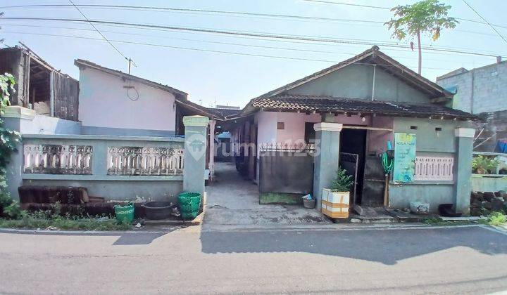 Dijual Kost Aktif Lokasi dekat dengan Perkantoran & Usaha di Joyotakan, Solo 1