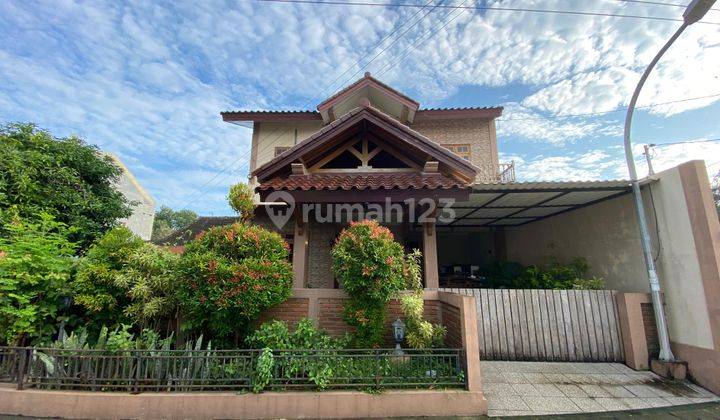 Rumah Mewah Bangunan Premium di Gajahan, Colomadu 1