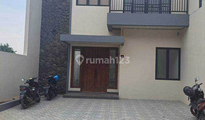 Dijual Rumah 2 Lantai Baru Bangun di Gedangan, Solo Baru 2