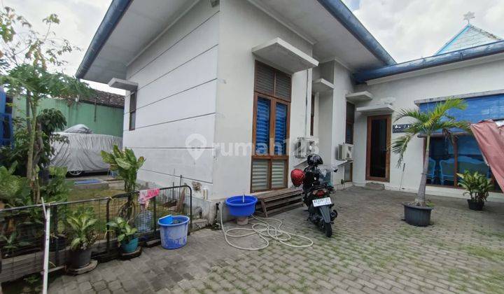 Dijual Rumah Tengah Ada Kolam Renang Bisa Untuk Kost di Jebres, Solo 1