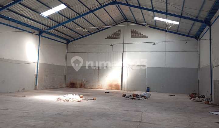 Ready-to-Use Strategic Warehouse on Pattimura Street, Serengan, Solo. Ready-to-Use Strategic Warehouse on Pattimura Street, Serengan, Solo.