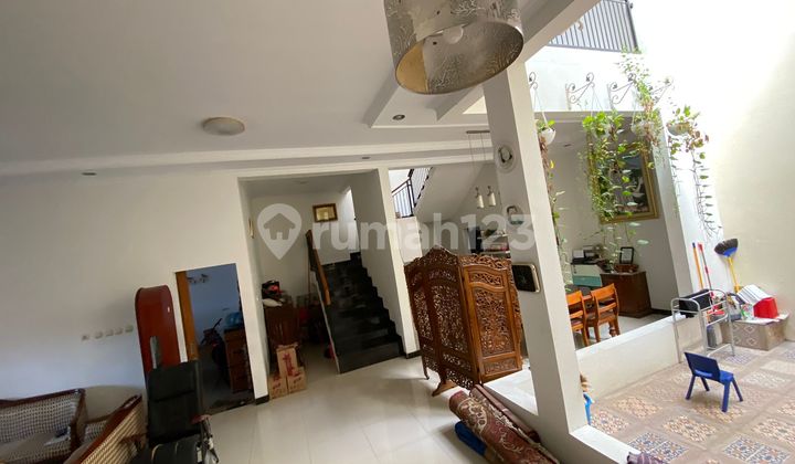 Rumah Full Perabot 2 Lantai Siap Pakai di Sumber, Banjarsari,Solo 2