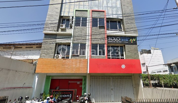 3-Story Shop House for Rent on Jl. Ronggowarsito Banjarsari 2
