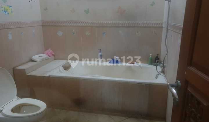 Grand 2-Story House in Ngabeyan, Kartasura, Spacious, Move-In Ready 2