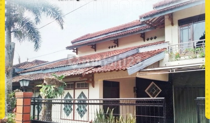 For Sale, Well-Maintained, Green and Cool Villa in the Tawangmangu Tourist Area
