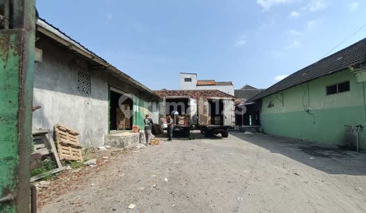 Wide Container Access Warehouse in Joho, Mojolaban, Sukoharjo