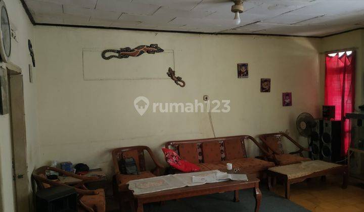 Paling Murah Dan Berkualitas Diujung Berung Tanah 21 Tumbak Dgn Bangunan 10 Tumbak Dekat Kejalan Raya Area Parkir Dan Halaman Luas