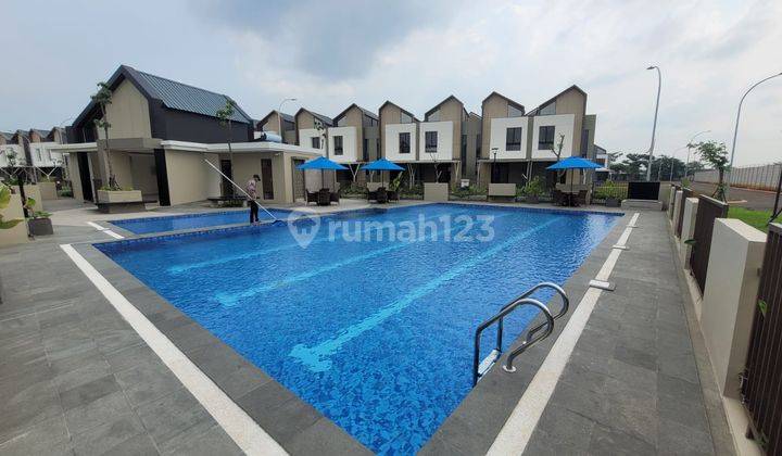 Rumah Hoek Bagus di Suvarna Sutera, Kabupaten Tangerang Lt 87.5. Lb 102 M2 2