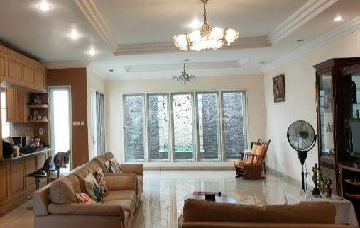 Rumah Mewah Dipondok Hijau Golf Semi Furnished Siap Huni. Lt. 300 m² Lb. 500 m² 1